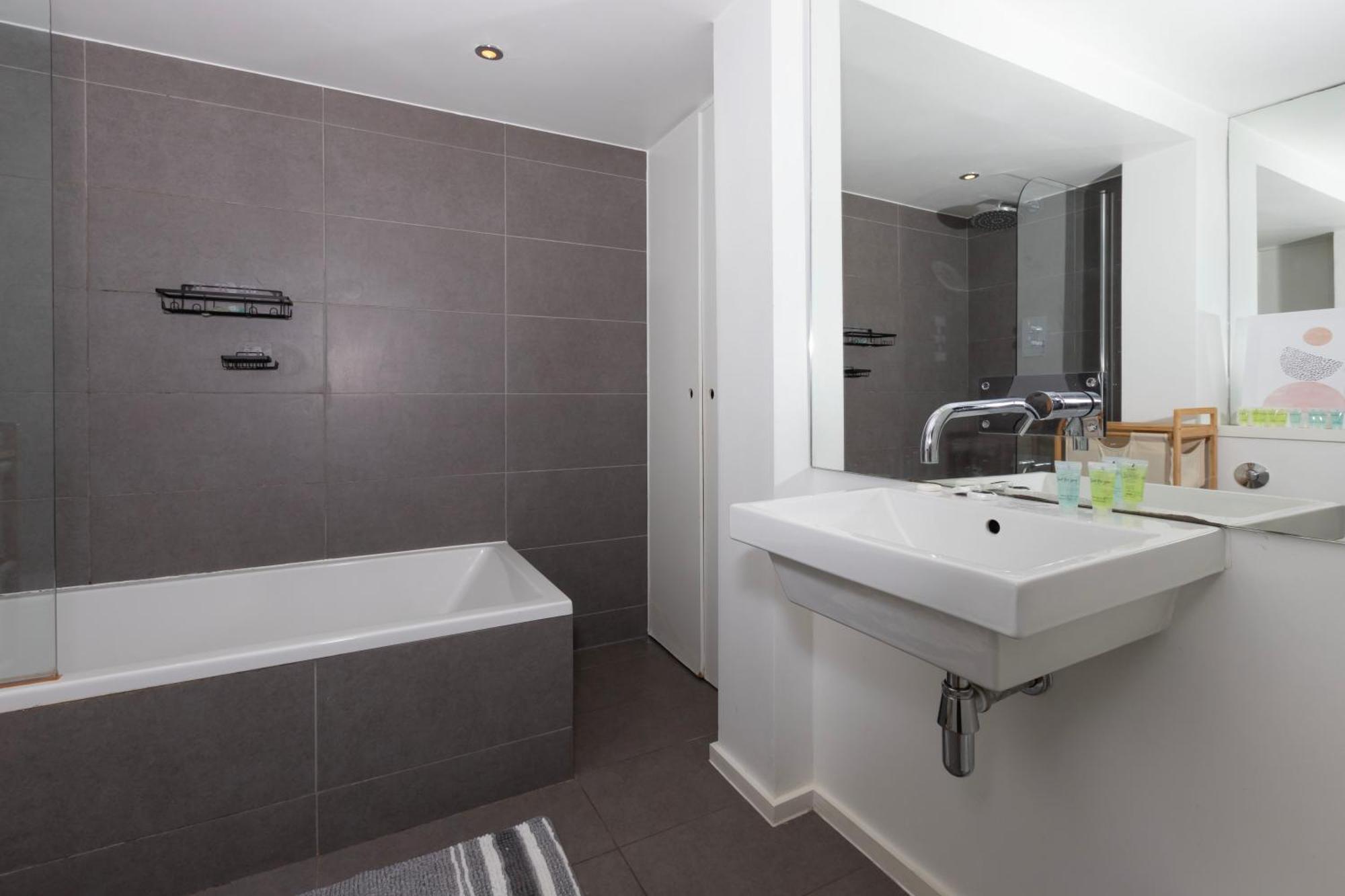 Cosy Ground Floor Apartment London Exterior photo